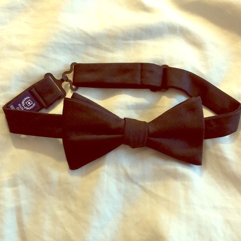 Bow tie